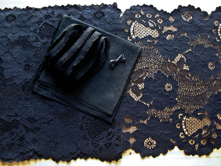 1 Pkt. Materialpaket "Lady in Black" Spitzenslip