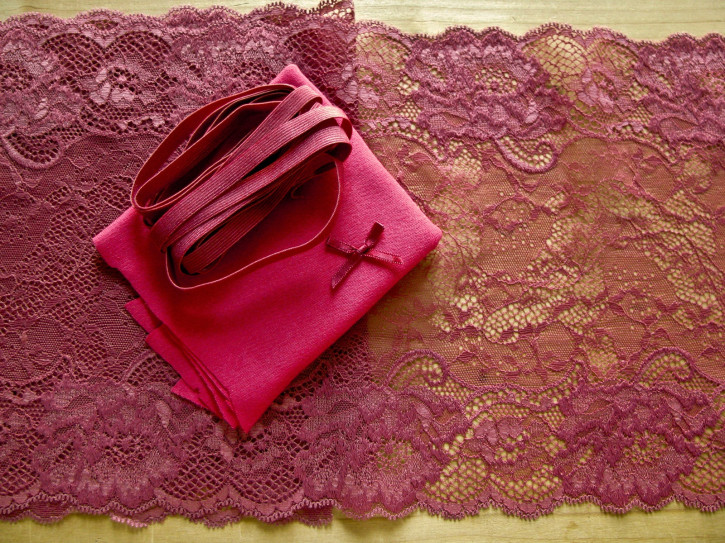 1 Pkt. Materialpaket "Wild Berry" Spitzenslip
